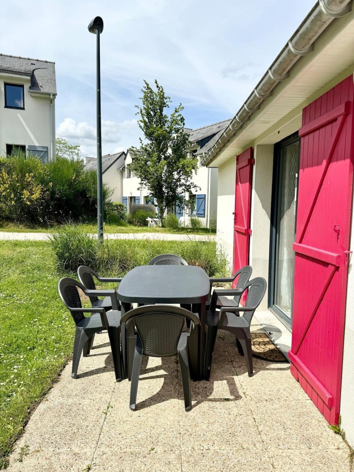 Maisonnette Tout Confort - Golf - Piscine Quéven Kültér fotó